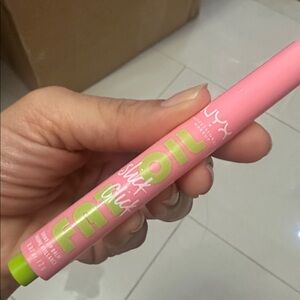 Giveaway NYX Fat Oil Slick Click